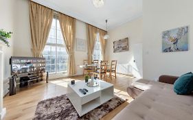 Flat In Baker Street